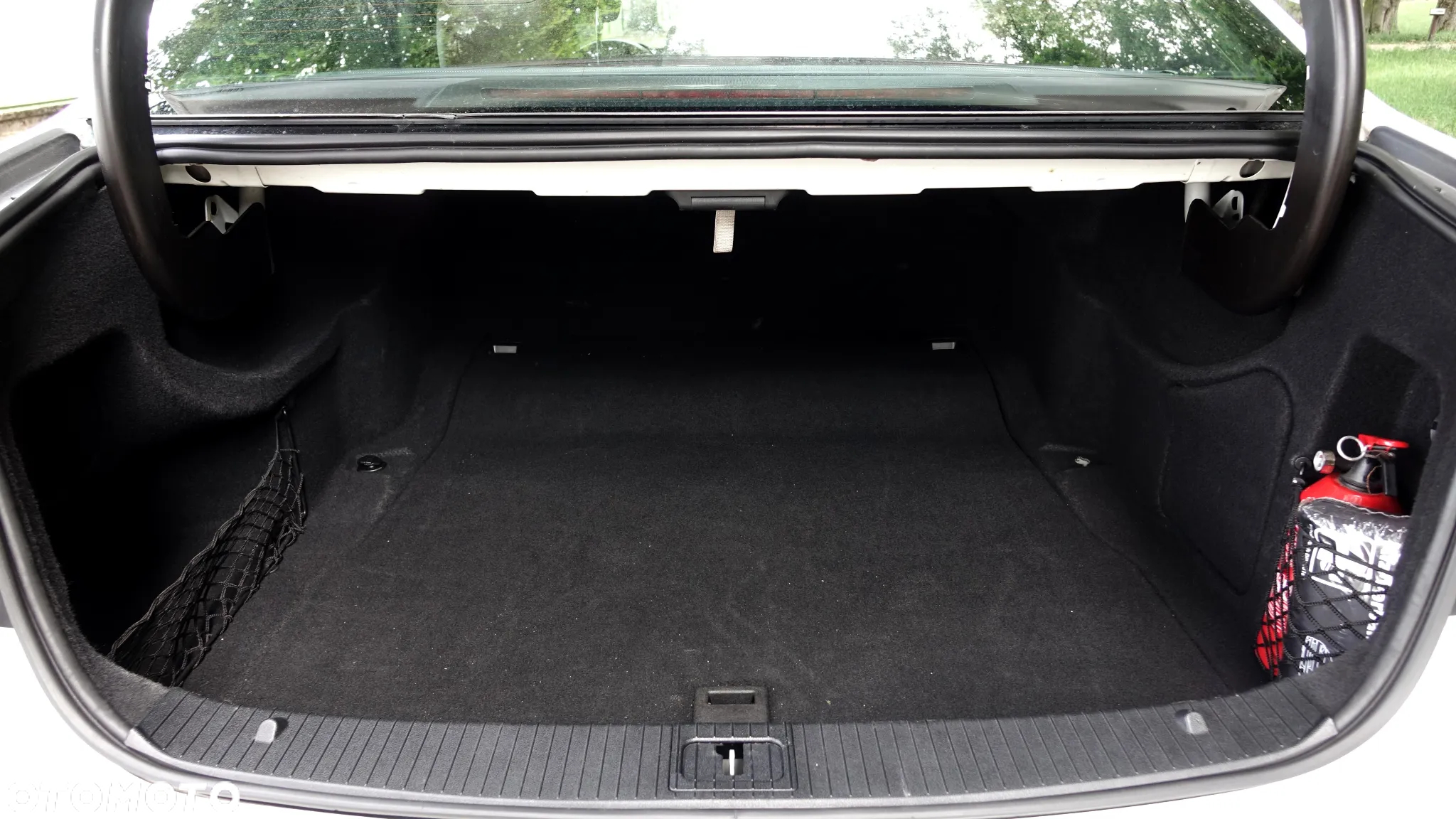Mercedes-Benz Klasa E 300 CDI DPF BlueEFFICIENCY 7G-TRONIC Avantgarde - 32