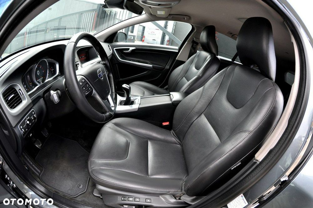 Volvo V60 D2 Momentum - 6