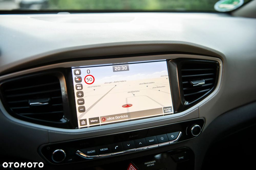 Hyundai IONIQ 1.6 GDI Premium - 22