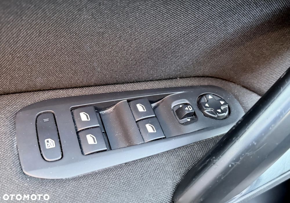 Peugeot 308 1.2 PureTech GPF Allure S&S - 34