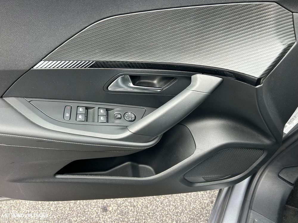 Peugeot 2008 1.2 PureTech Allure Pack - 42