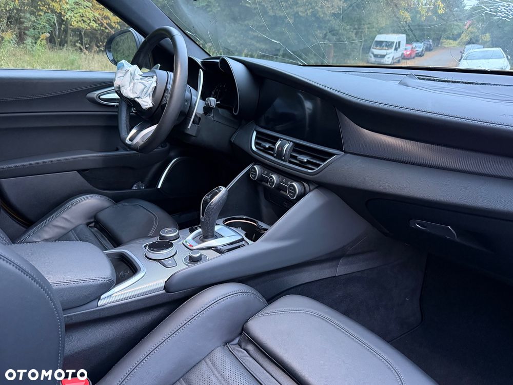 Alfa Romeo Giulia - 9