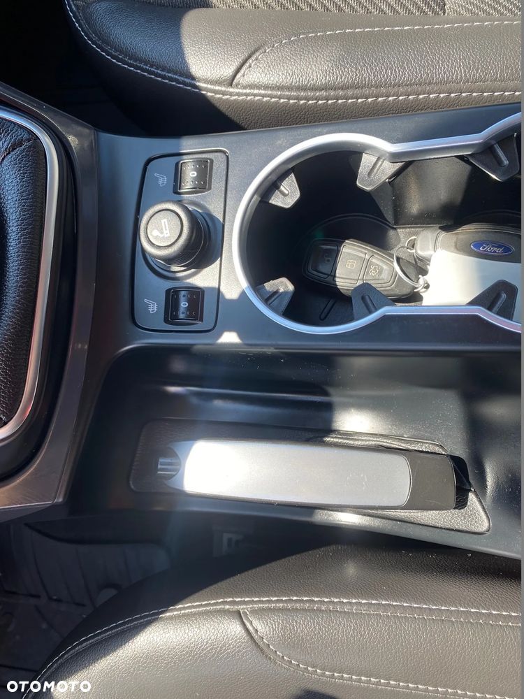 Ford Kuga 1.5 EcoBoost 2x4 Titanium - 12
