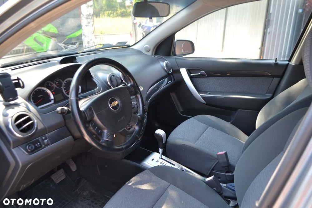 Chevrolet Aveo - 8