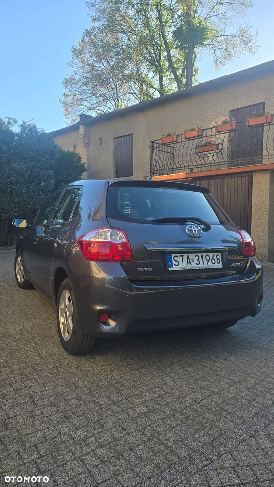 Toyota Auris - 2