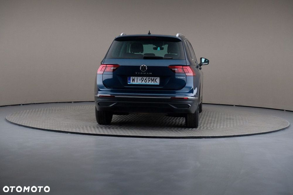 Volkswagen Tiguan - 5