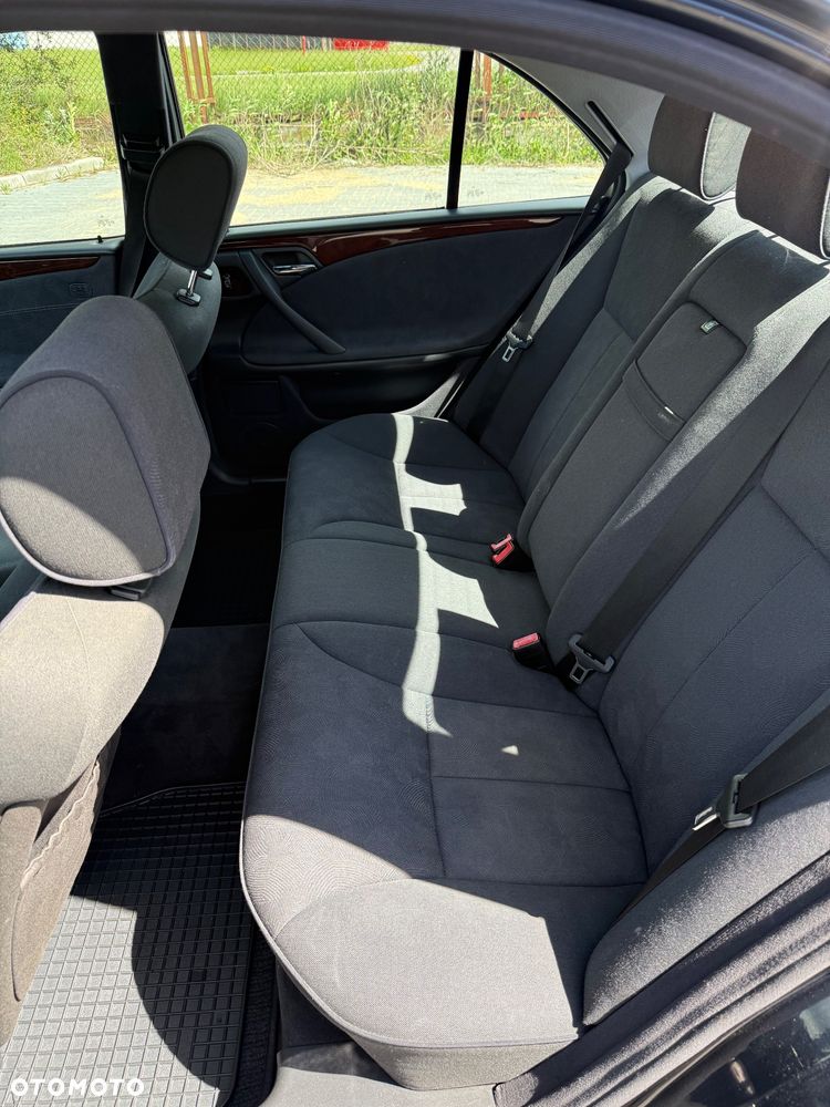 Mercedes-Benz Klasa E 280 T Elegance - 15