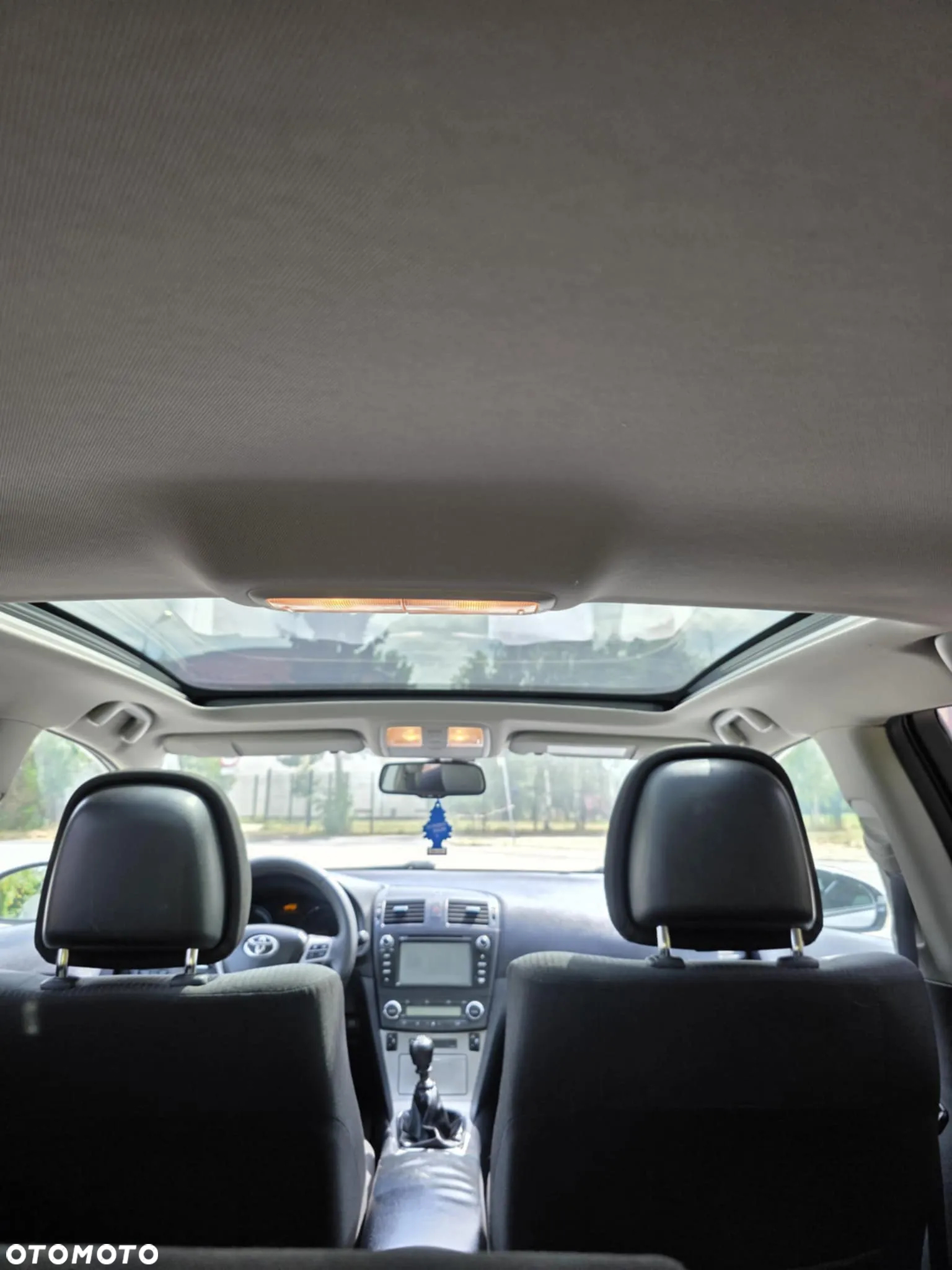 Toyota Avensis - 17