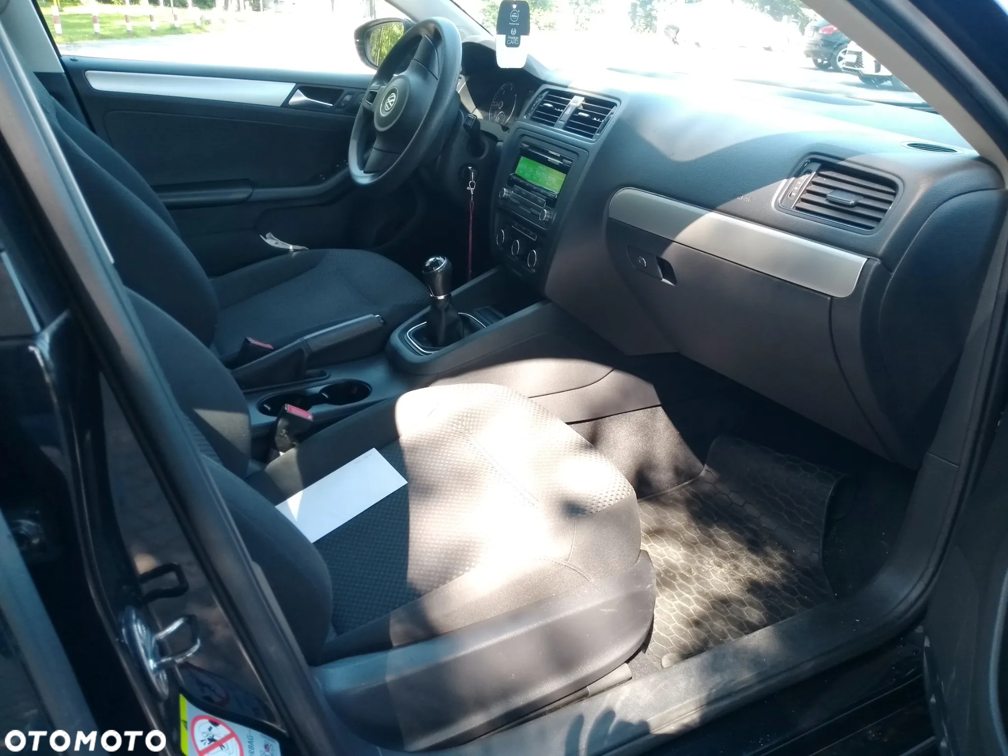 Volkswagen Jetta 1.6 TDI Comfortline - 11