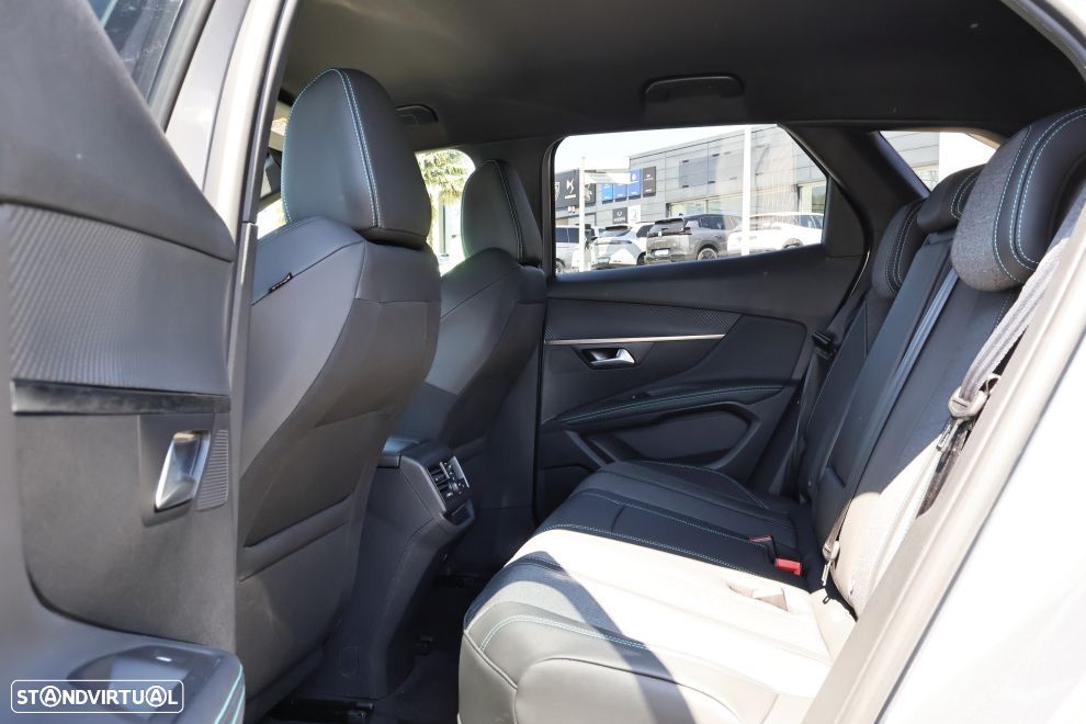 Peugeot 3008 1.6 Hybrid Allure Pack e-EAT8 - 17
