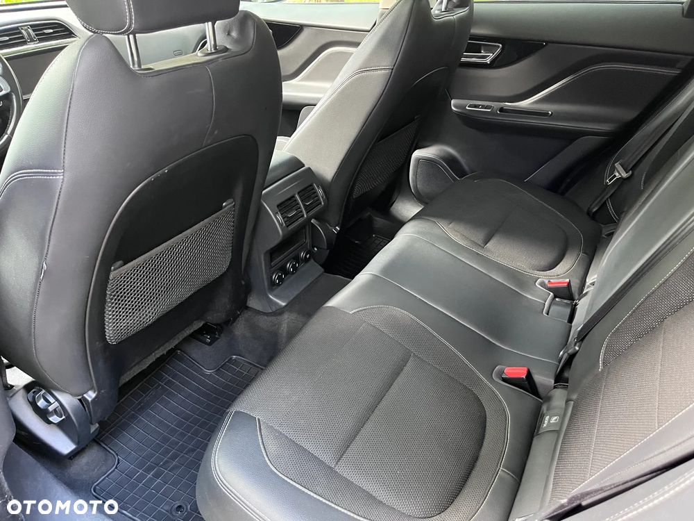 Jaguar F-Pace - 20