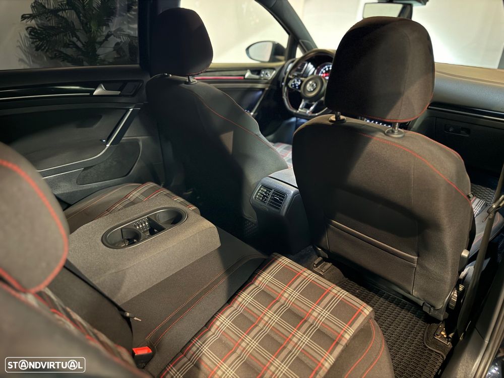 VW Golf GTI Performance BlueMotion DSG - 39