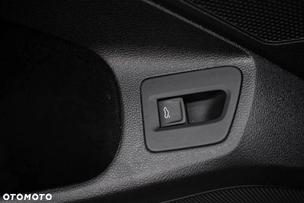 Volkswagen Passat 2.0 TDI SCR DSG Highline - 35