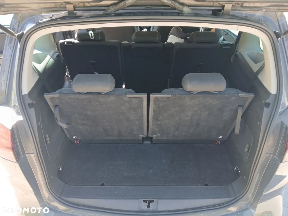 Opel Zafira - 9