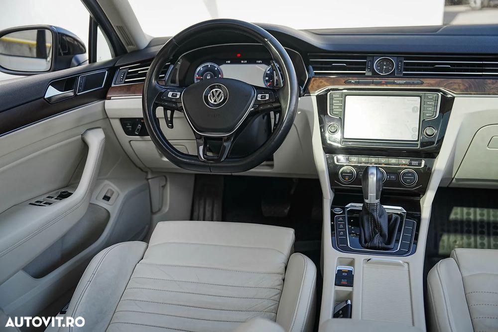 Volkswagen Passat 2.0 TDI SCR 4Motion DSG Highline - 12