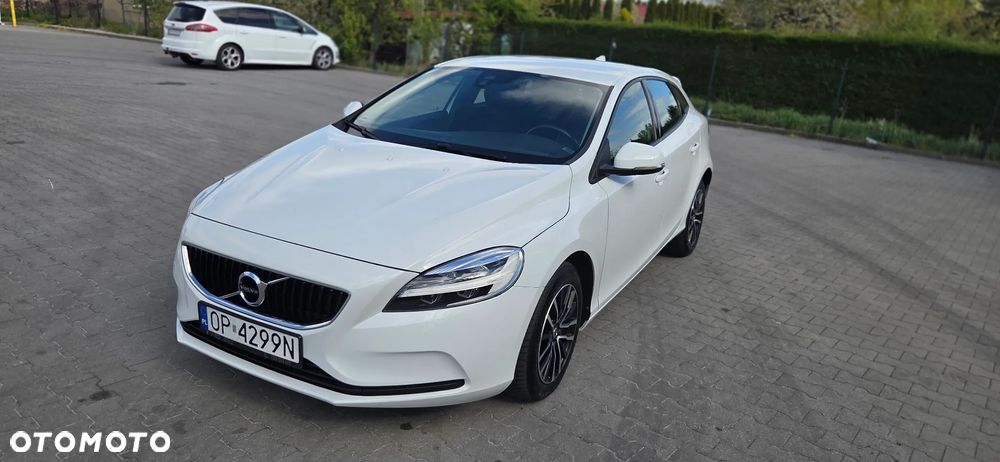 Volvo V40 T3 Drive-E Momentum - 1