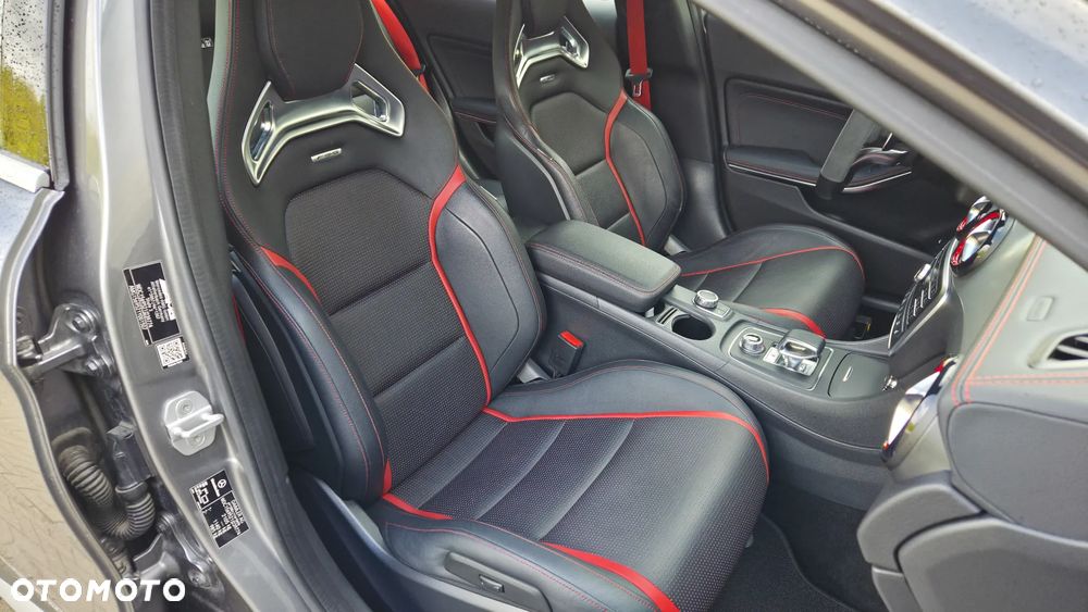 Mercedes-Benz GLA AMG 45 4-Matic - 13