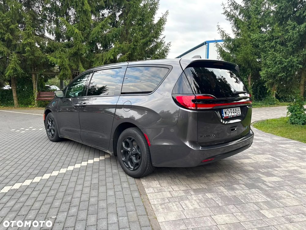Chrysler Pacifica - 38