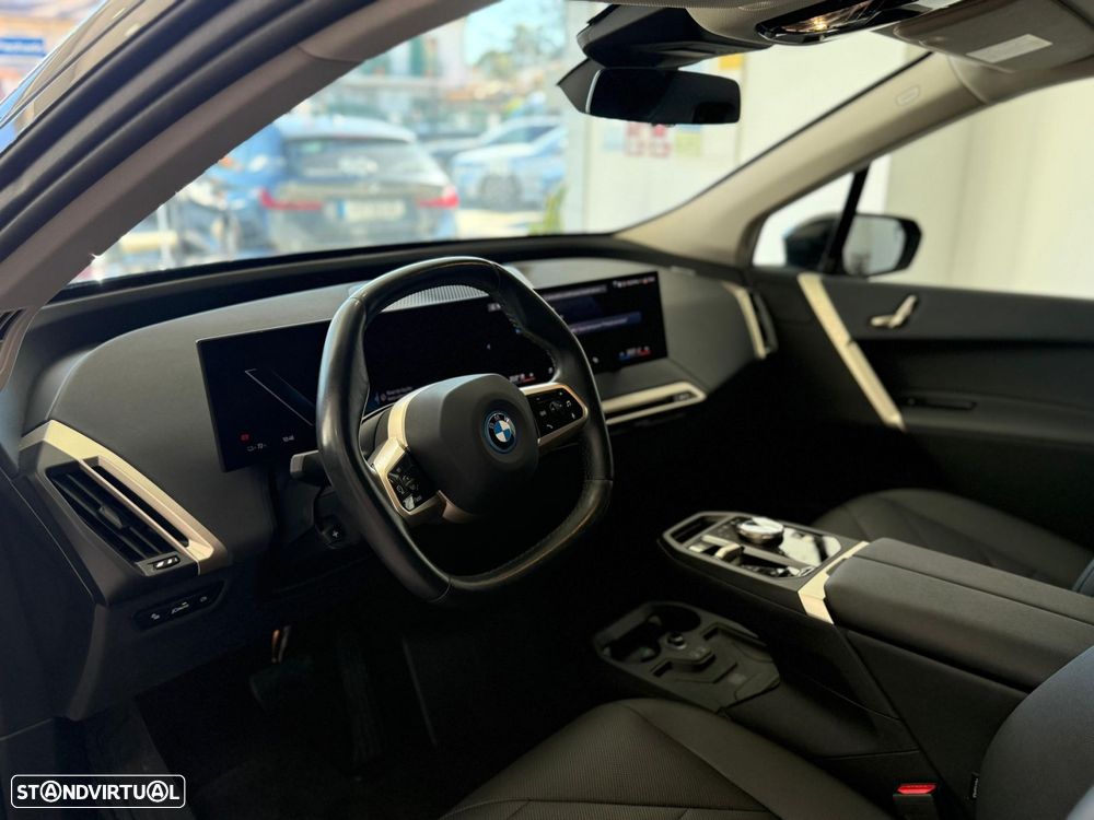 BMW iX xDrive 40 Pack Desportivo - 7