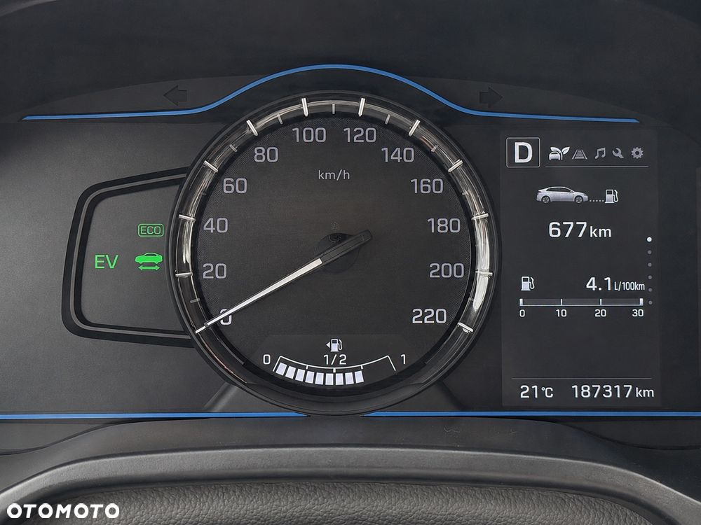 Hyundai IONIQ Hybrid Business - 12
