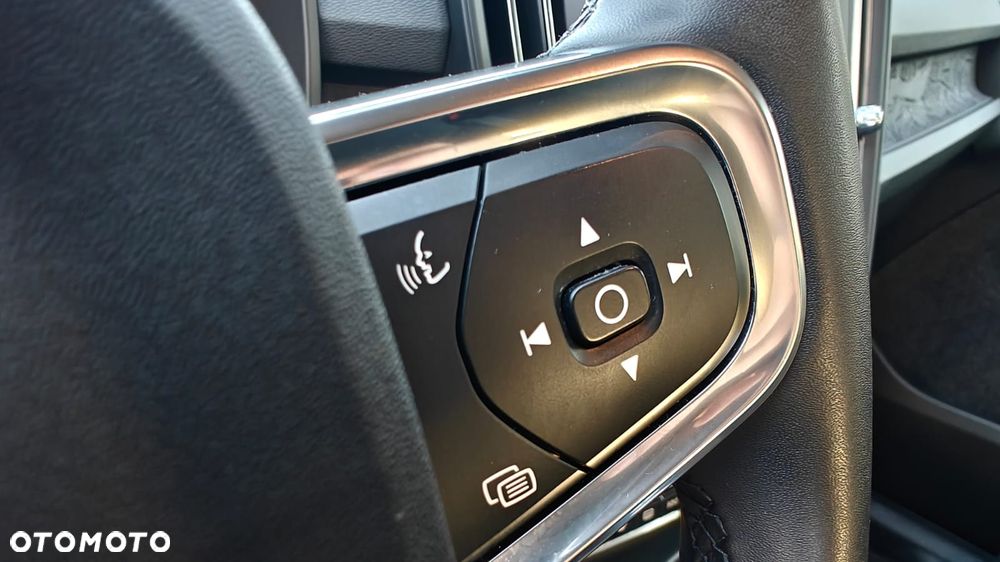 Volvo XC 40 T3 Momentum Pro - 34
