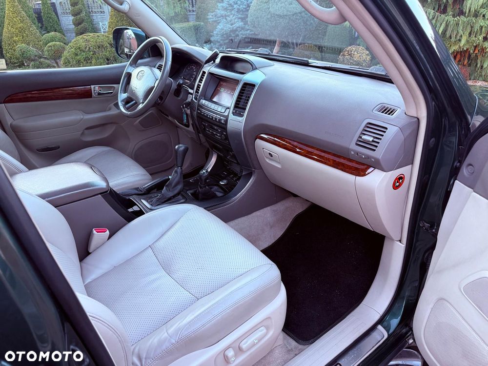 Toyota Land Cruiser 3.0 D Sol - 28