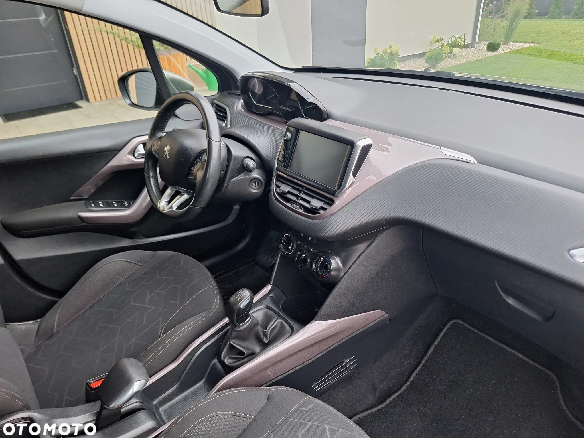 Peugeot 2008 - 9