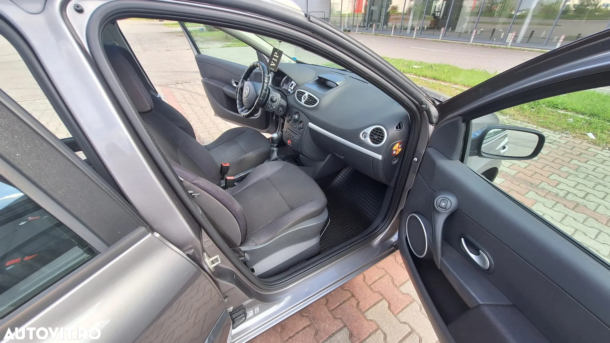 Renault Clio 1.5 dCi ESP FAP Dynamique - 6
