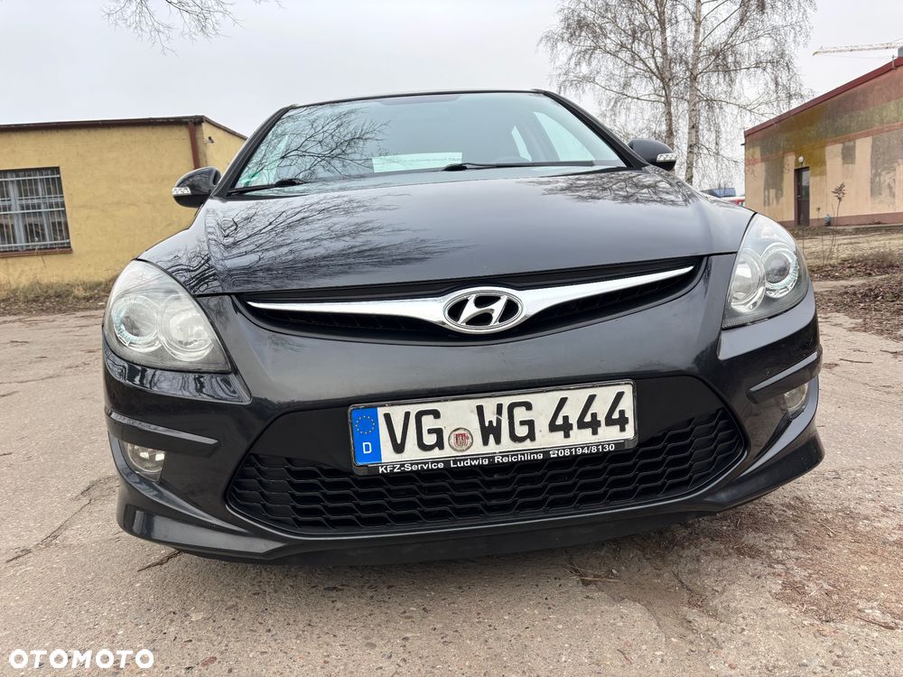 Hyundai i30 i30cw 1.6 CRDi FIFA WM Edition - 11