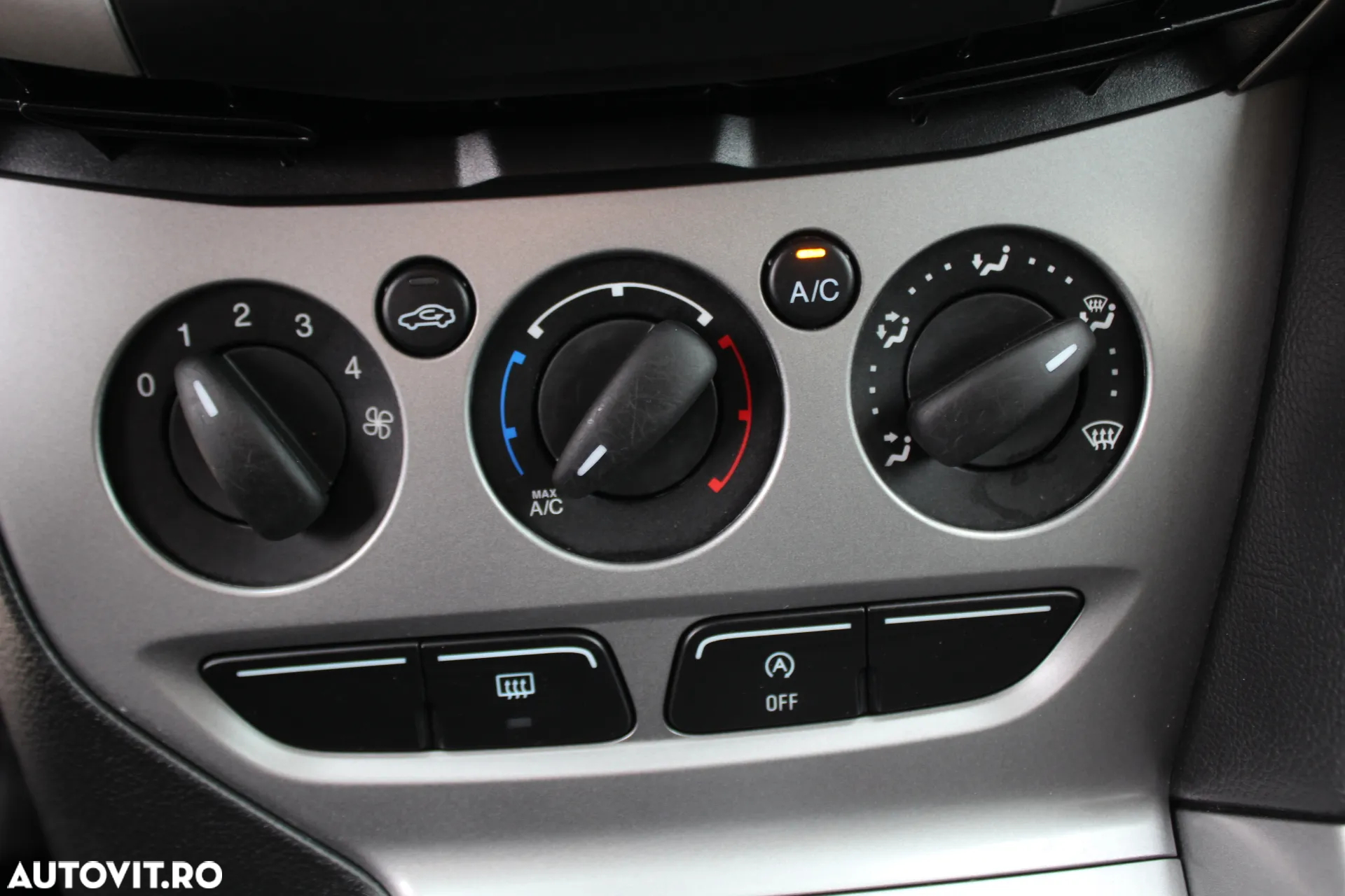 Ford Focus 1.0 EcoBoost Start Stop Trend - 12