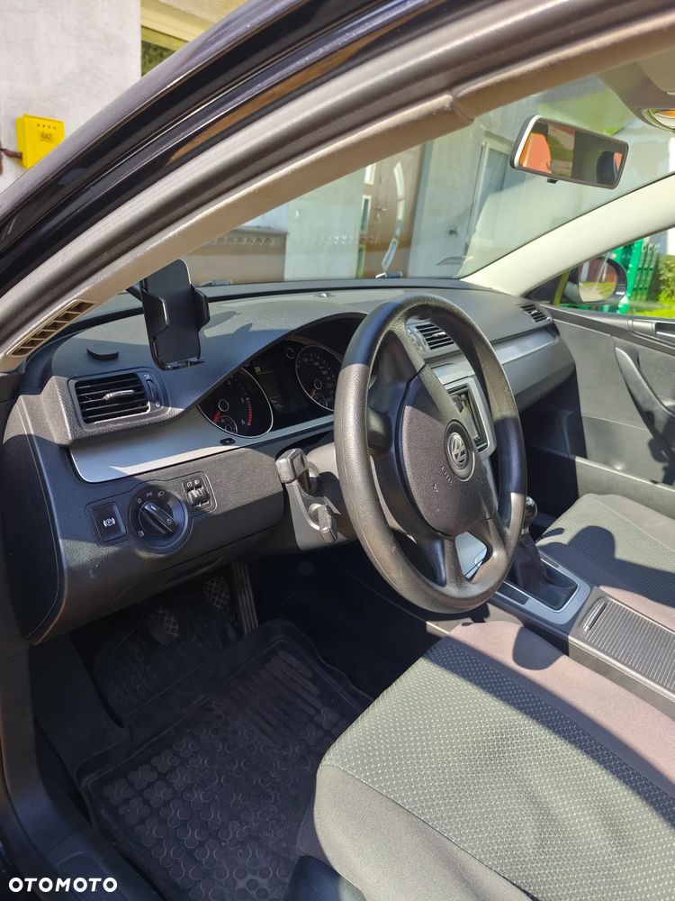 Volkswagen Passat 2.0 TDI DPF Comfortline - 9