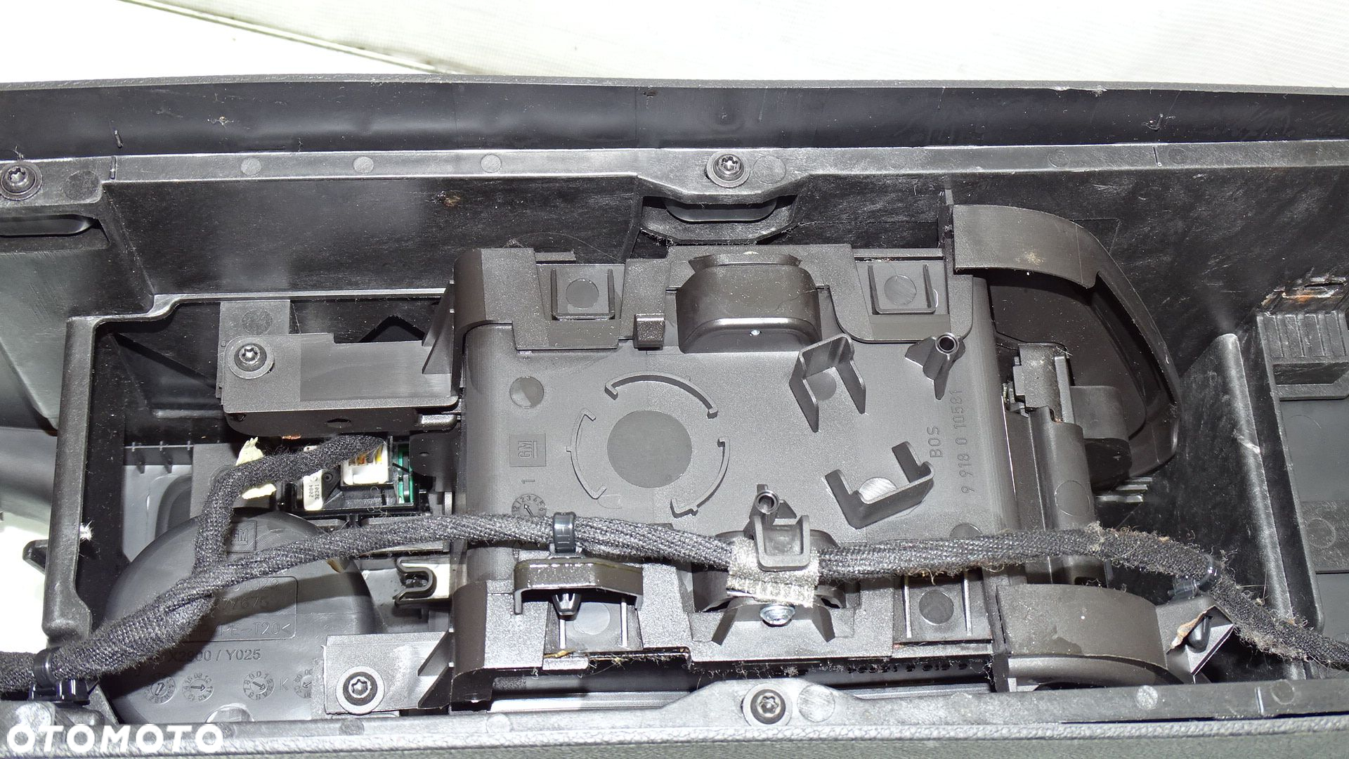 PODŁOKIETNIK TUNEL ŚRODKOWY VAUXHALL ASTRA J 2.0CDTI 13258342 - 12