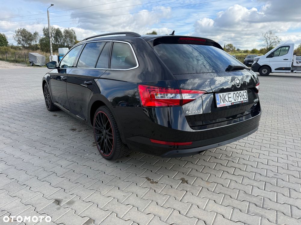 Skoda Superb 2.0 TDI SCR 4x4 Style DSG - 9