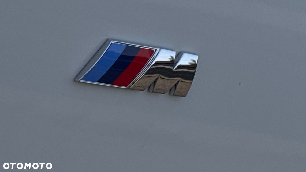 BMW Seria 3 330e M Sport - 36