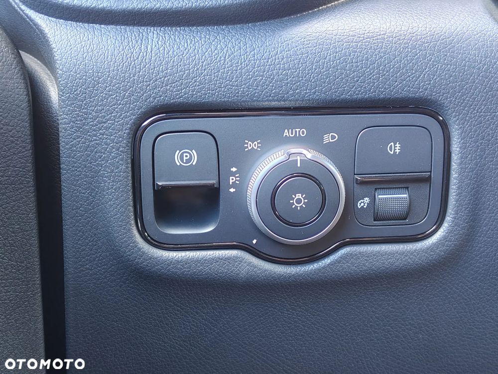 Mercedes-Benz Vito - 17