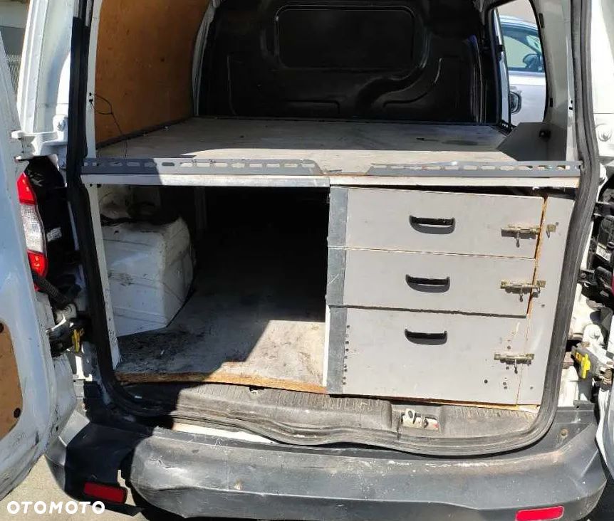 Ford Transit Courier - 9