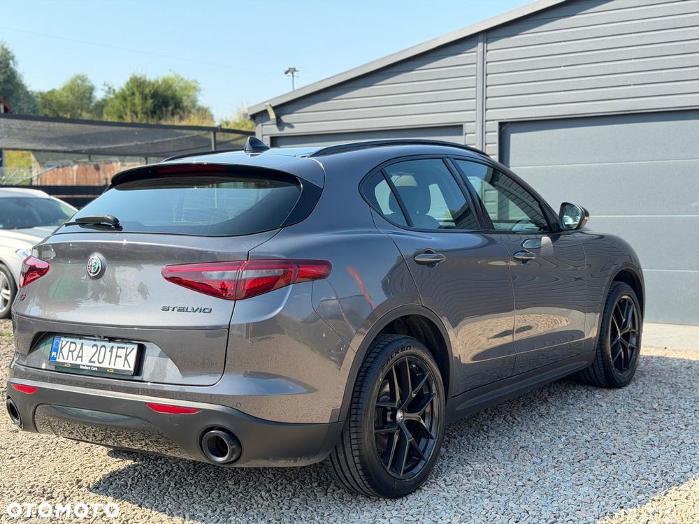 Alfa Romeo Stelvio 2.0 Turbo 16V AT8-Q4 B-Tech - 10