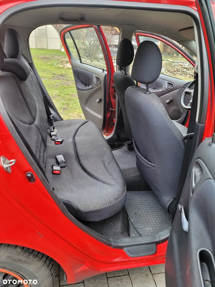 Toyota Yaris 1.0 Base - 7