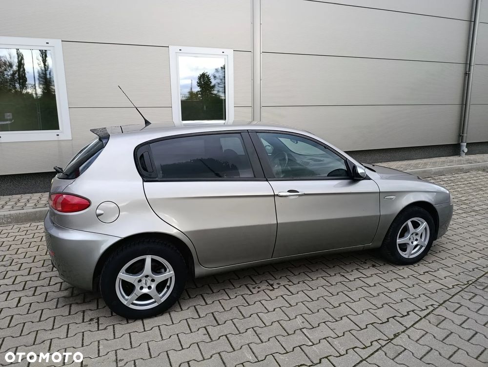 Alfa Romeo 147 1.6 ECO Sportiva - 8