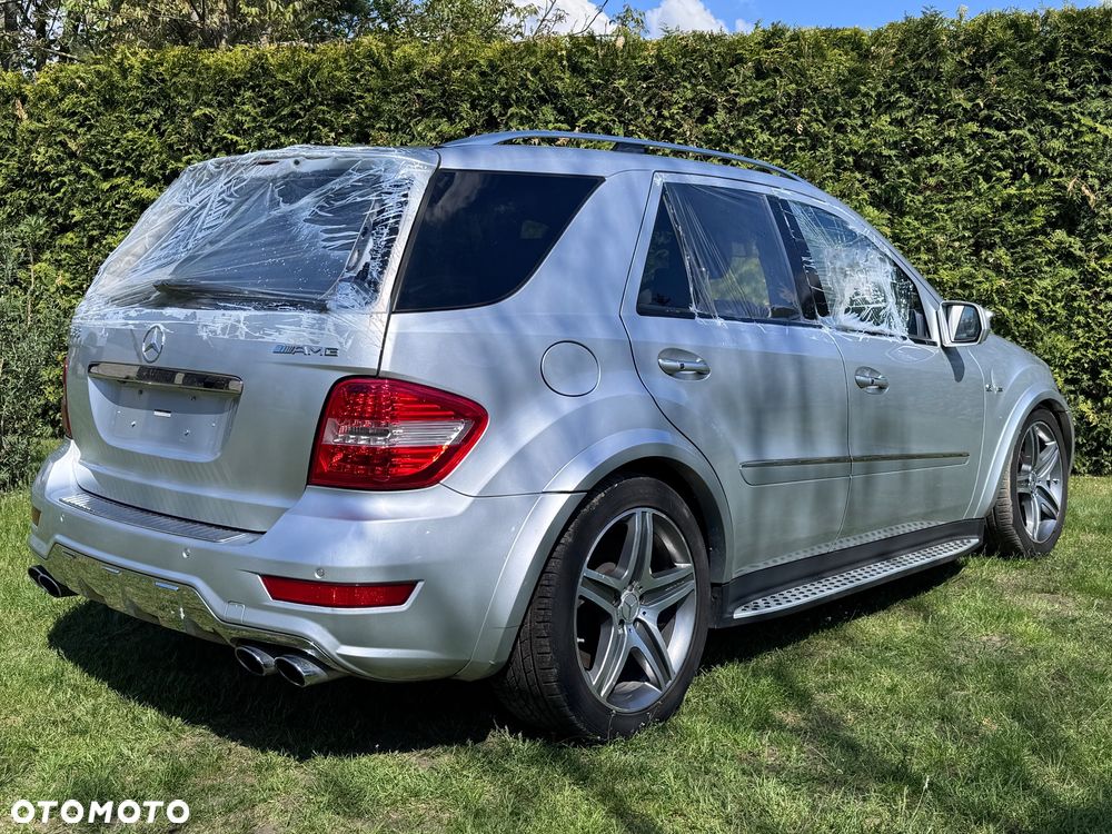 Mercedes-Benz ML 63 AMG 4-Matic - 3