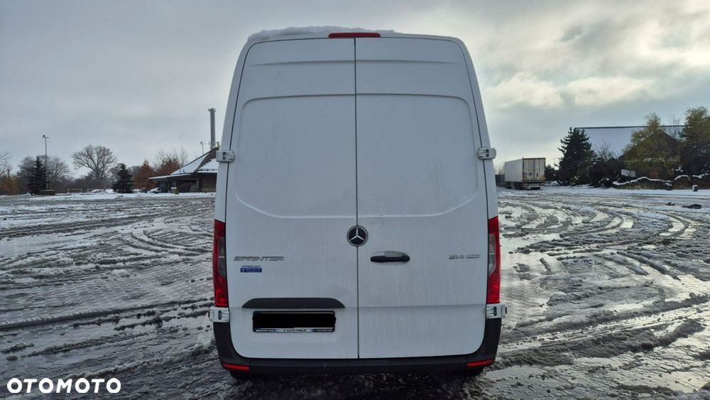 Mercedes-Benz Sprinter - 8