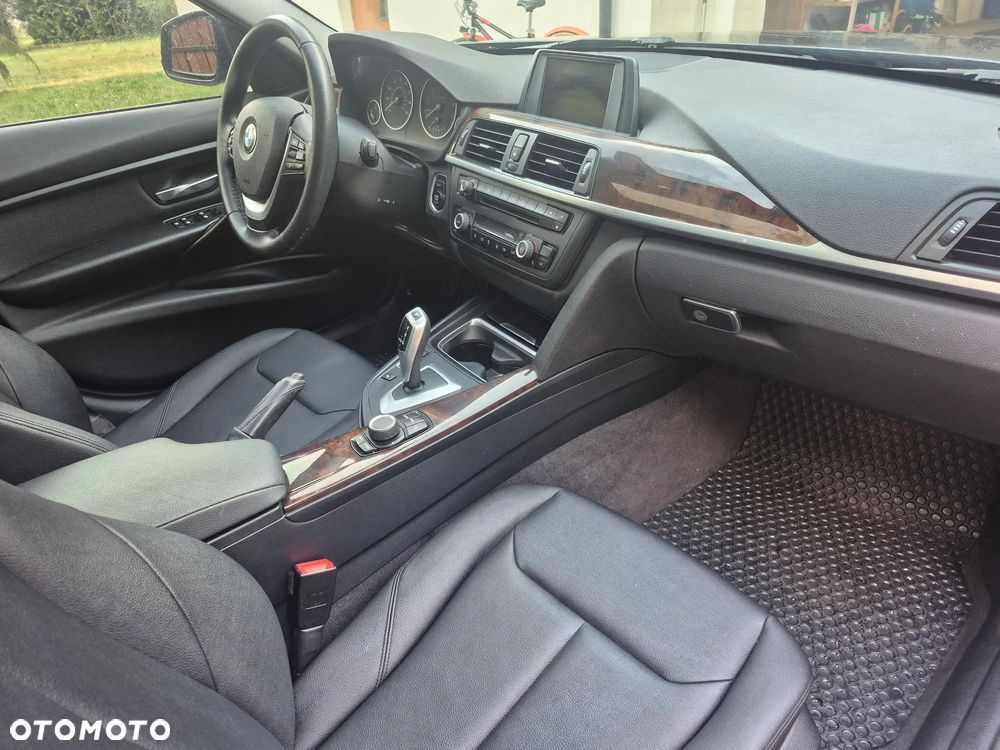 BMW Seria 3 328i - 18