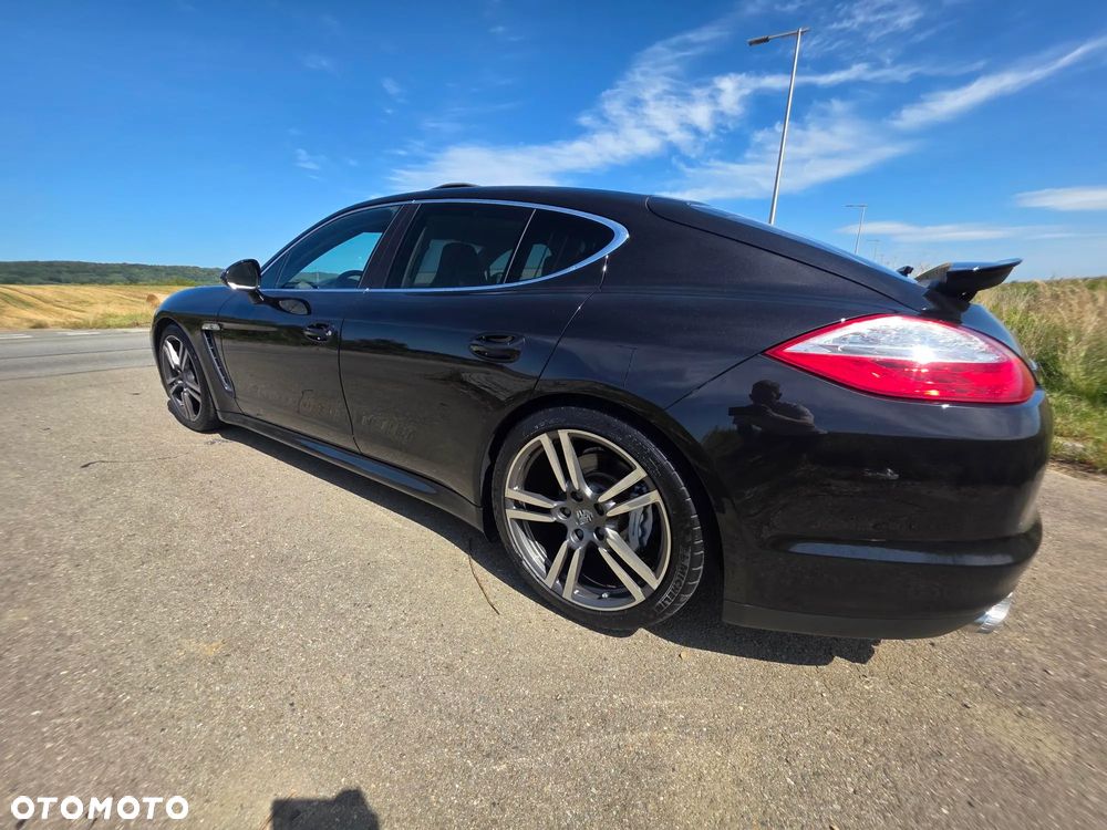 Porsche Panamera 4S PDK - 25