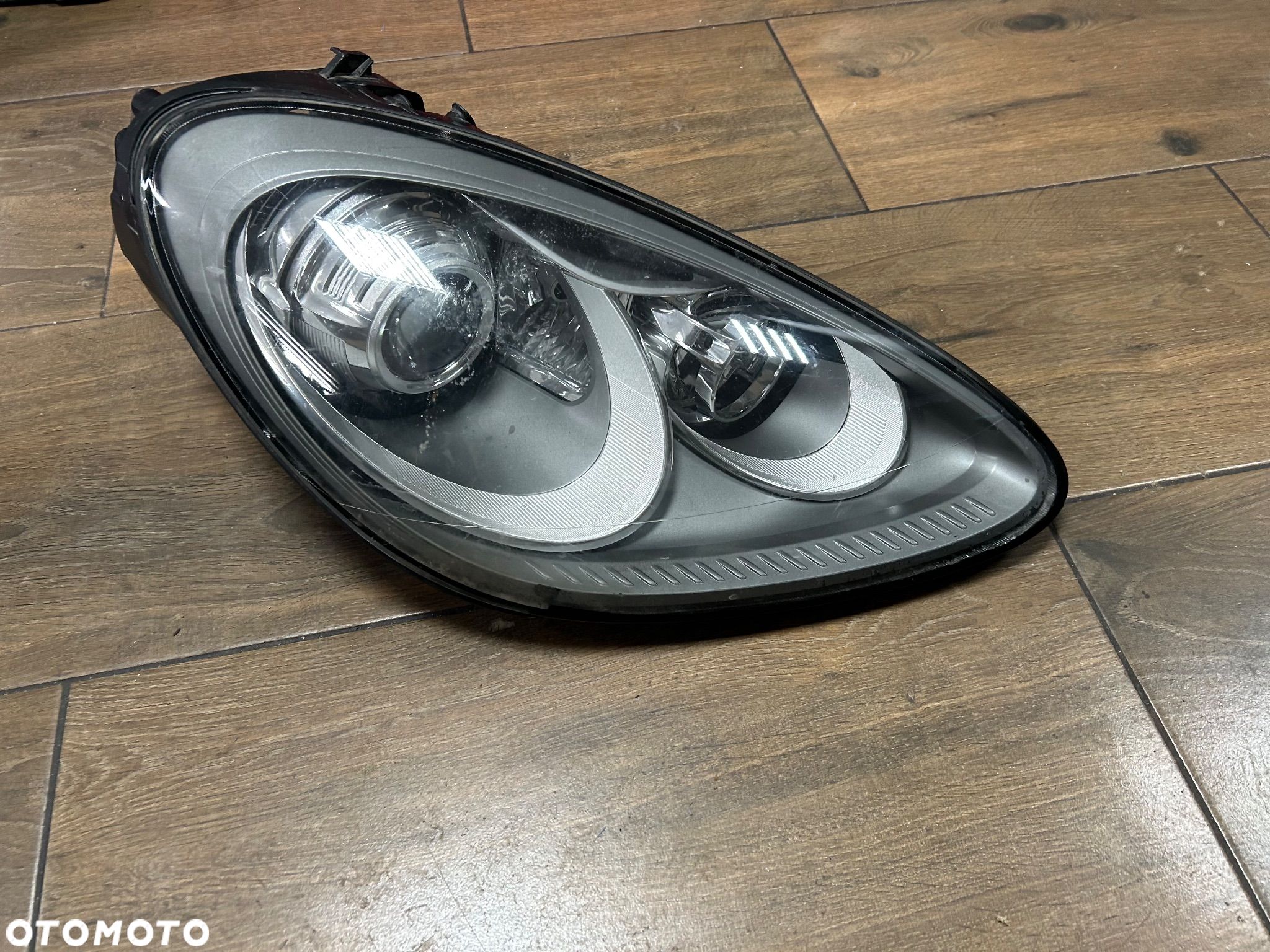 LAMPA PRAWA XENON PORSCHE CAYENNE II 7P5941032P ORG - 1