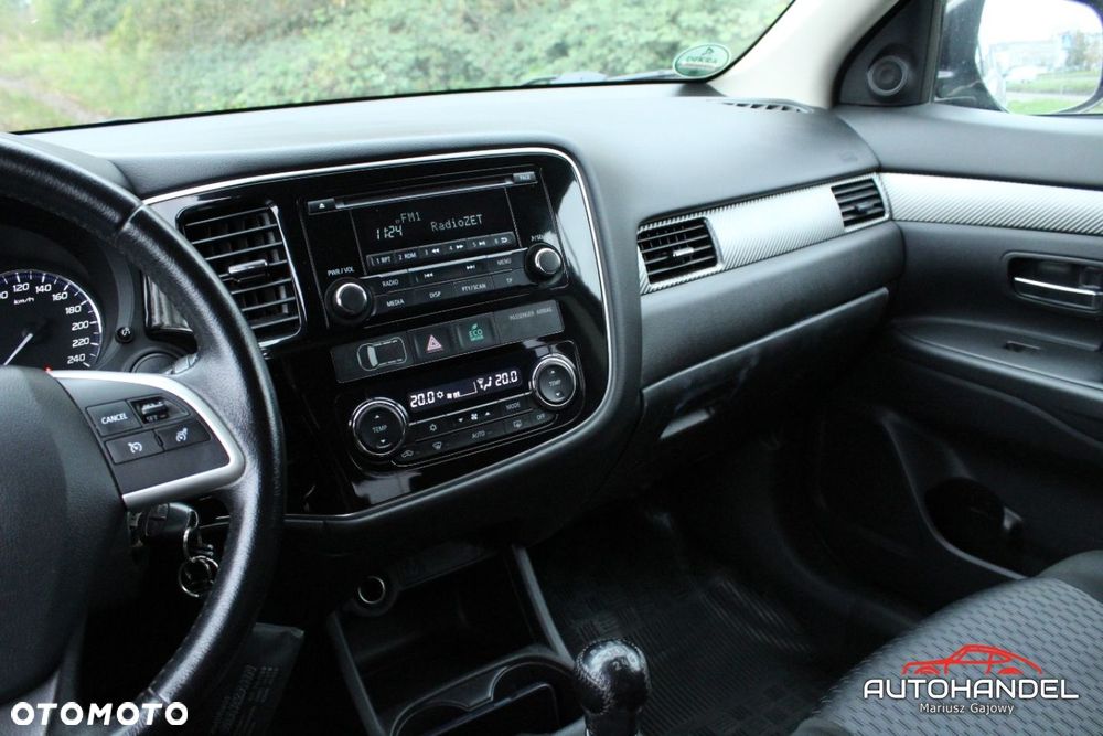 Mitsubishi Outlander - 12