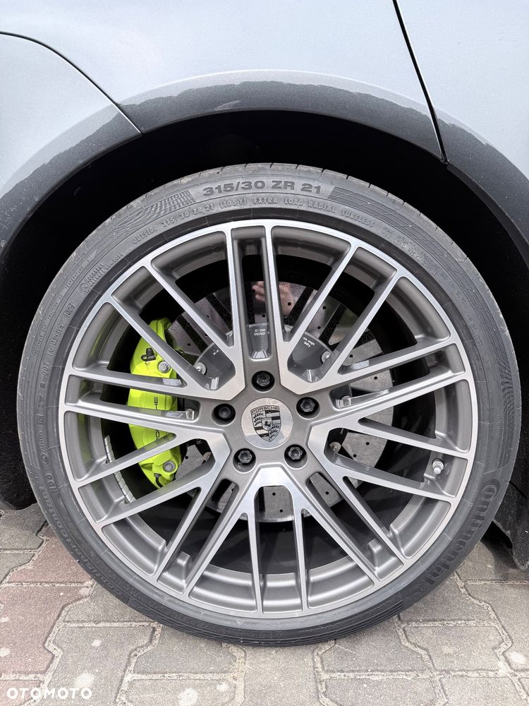 Porsche Panamera Turbo Executive - 12