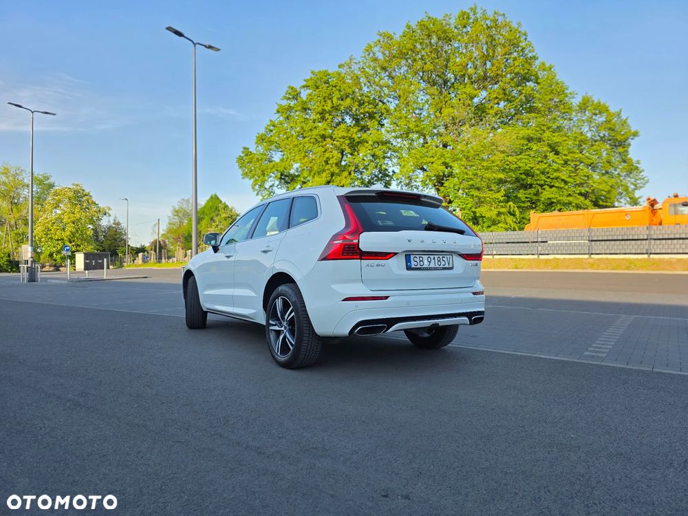 Volvo XC 60 D4 AWD R-Design - 3
