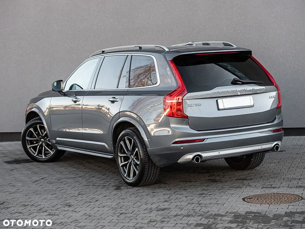 Volvo XC 90 - 9