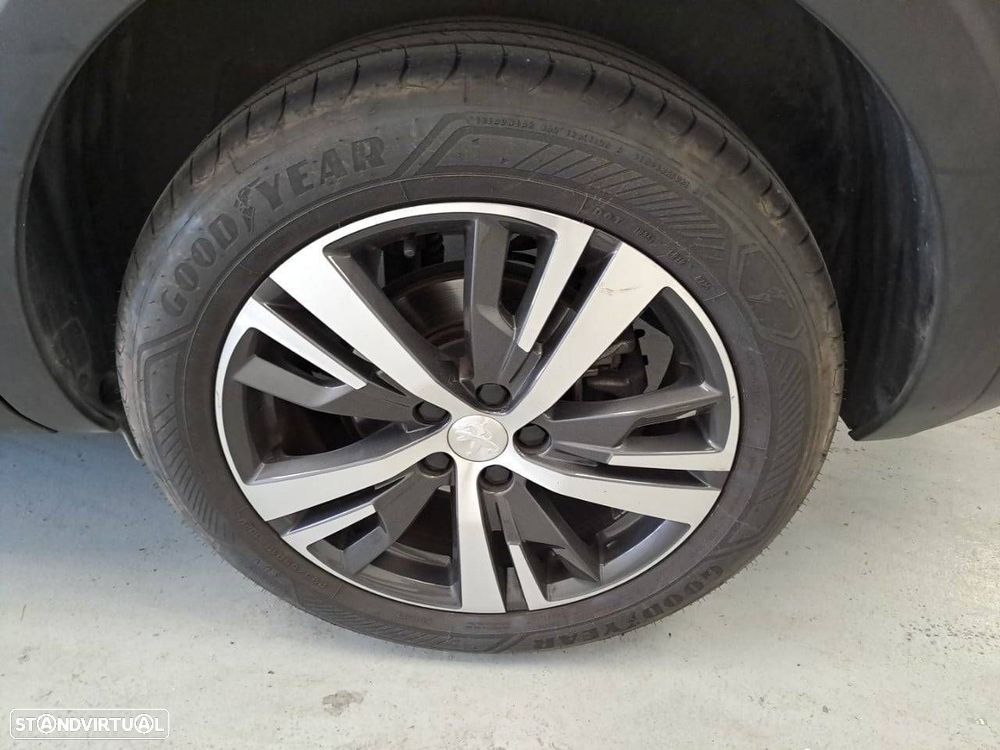 Peugeot 5008 1.5 BlueHDi Allure Pack EAT8 - 11