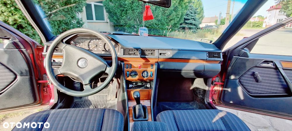 Mercedes-Benz W124 (1984-1993) - 15